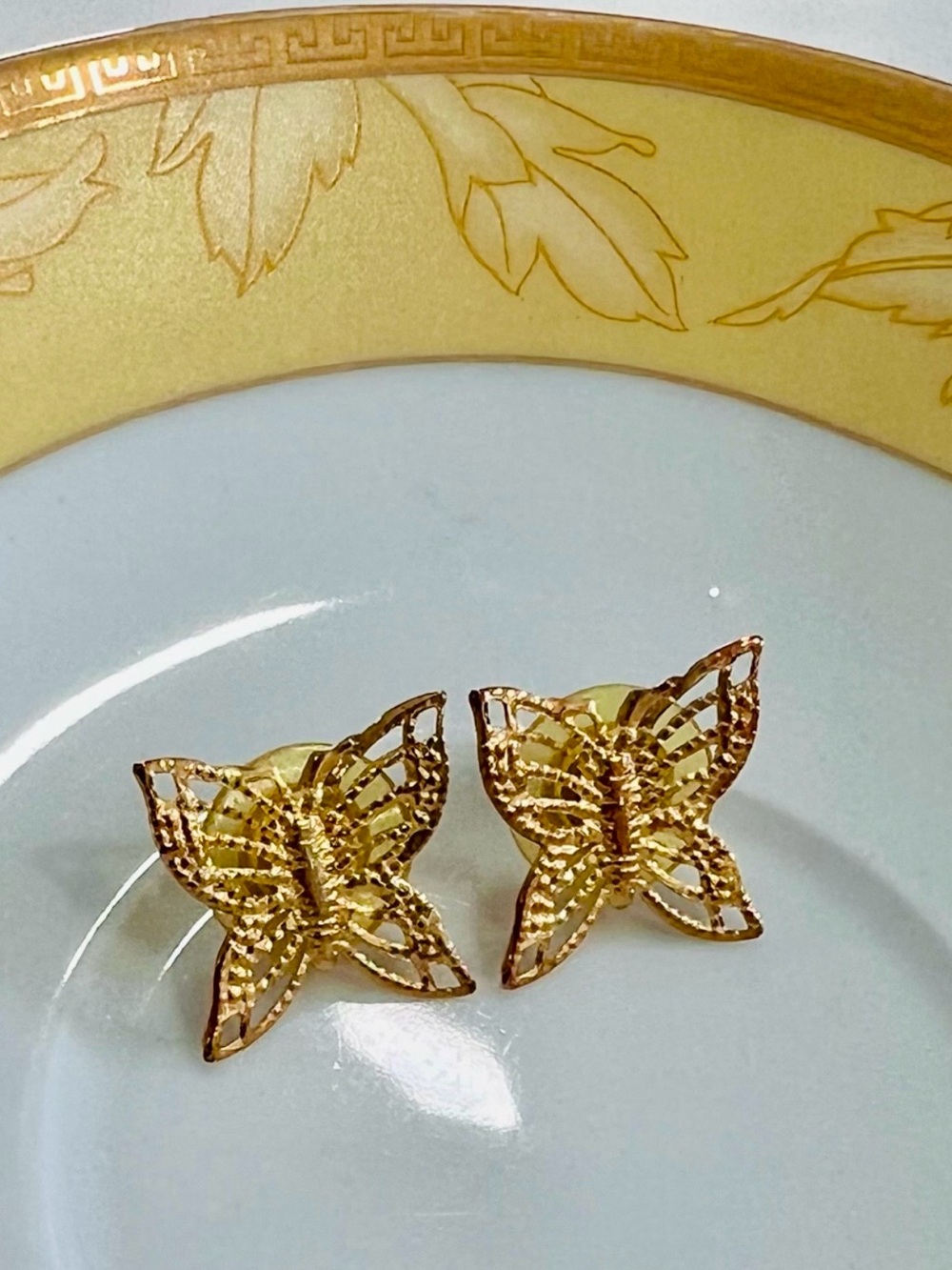 Vintage Gold Tone Butterfly Stud Earrings 3/4” Delicate Filigree Openwork